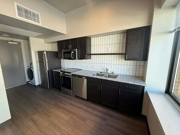 The Arnold Apartments — Photo 5
