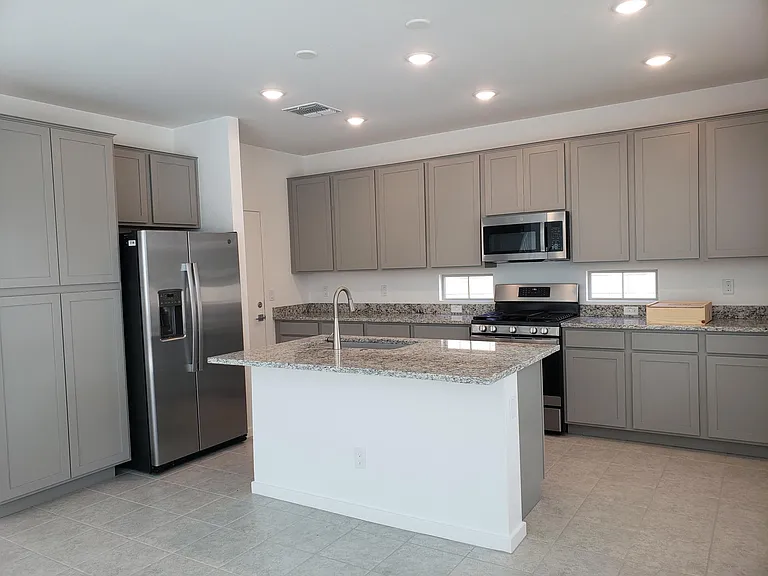 1315 W Crane Dr — Photo 4