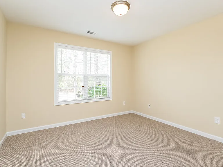 4050 Grandover Dr — Photo 12