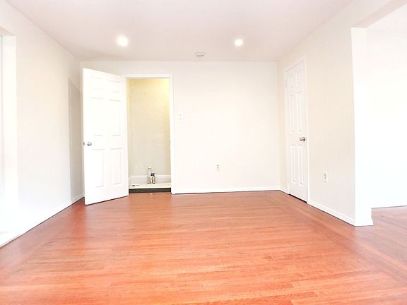 4th image of 2210 21st St #2