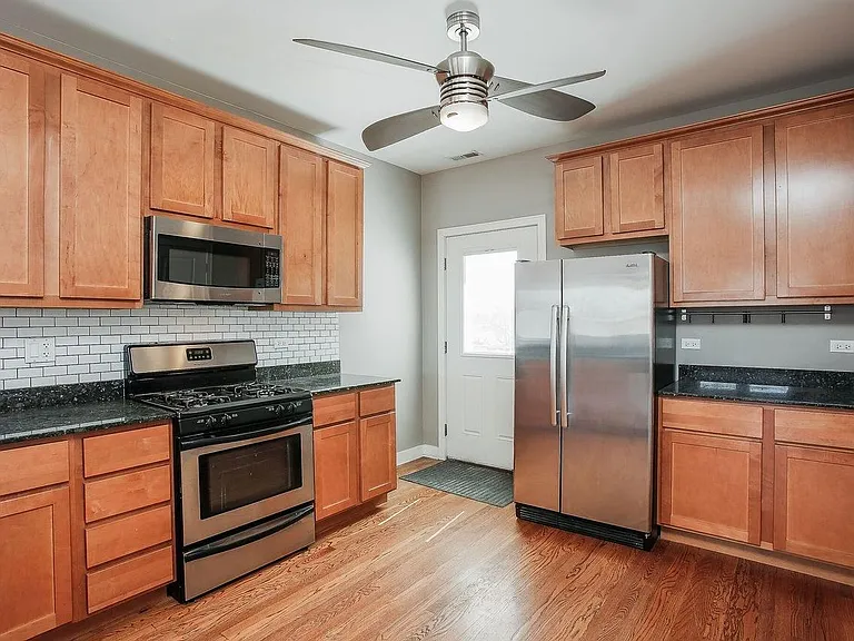 3911 W Addison St #3A — Photo 8