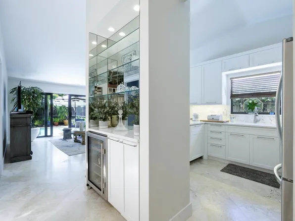 1085 Raintree Drive, Palm Beach Gardens, FL 33410