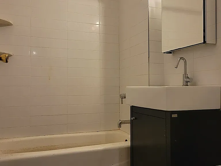 131 E 23rd St #2D — Photo 7