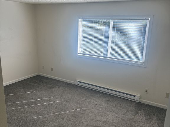 5th image of 41 NW Hurbert St APT D