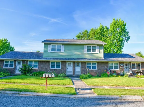 367 Commanche Dr, Lowell, IN 46356