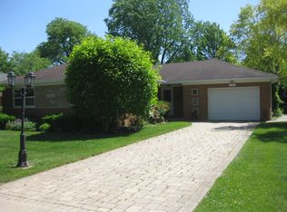 507 S School St, Mount Prospect, IL 60056