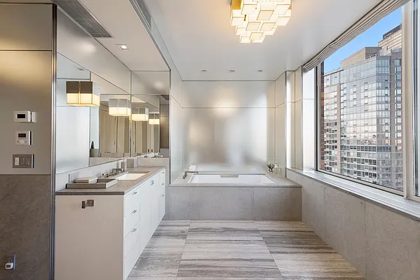 Sold by Nest Seekers International | media 8