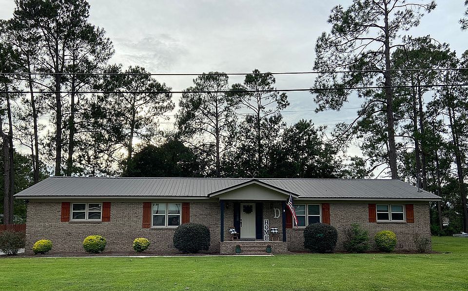 1st image of 3009 Academy Dr