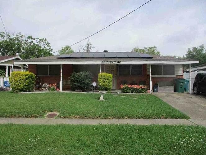 1st image of 228 Azalea Dr