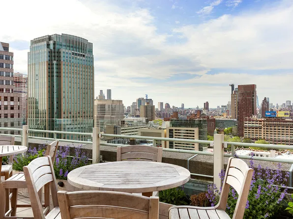 365 Bridge Street image 16 of 21