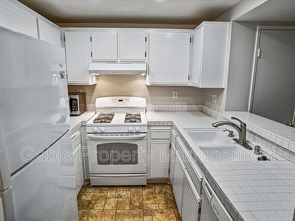 5th image of 24101 Del Monte Dr Unit 424