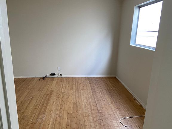 5th image of 1530 Harvard St #C