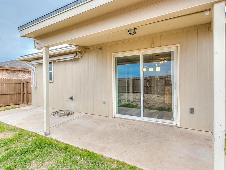 1221 Elmo Ln — Photo 39