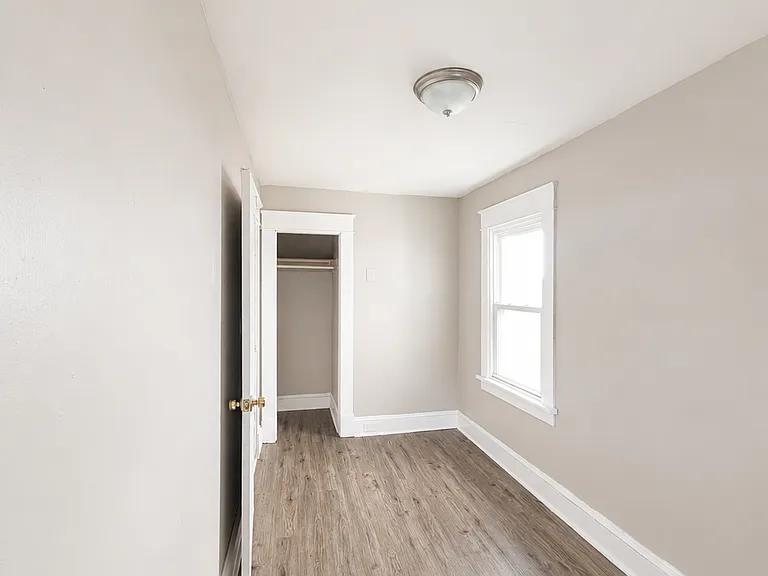 352 4th Ave #1 — Photo 8