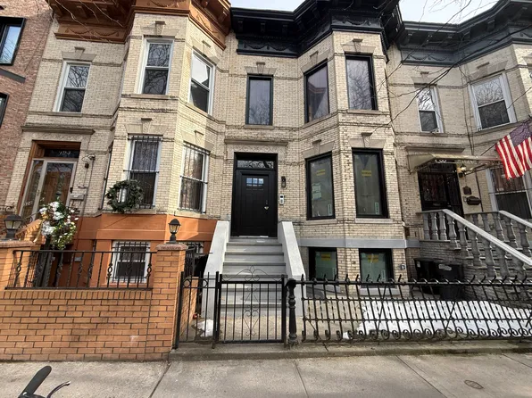 322 Cornelia Street image 1 of 19