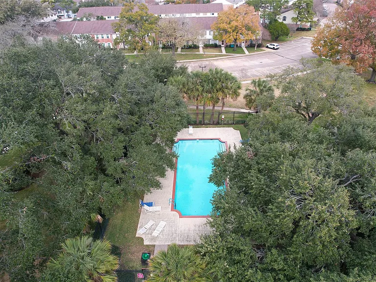 14147 Misty Meadow Ln — Photo 41