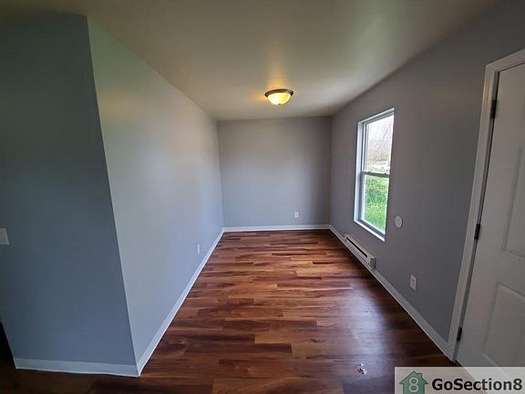 4th image of 2046 N Lasalle St