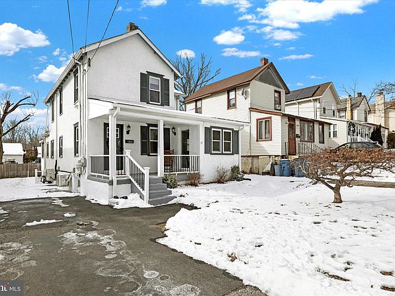 3rd image of 1062 Trewellyn Ave