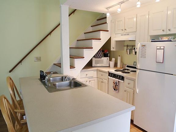 4th image of 363 Sea Cloud Cir