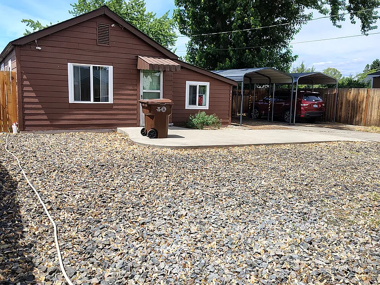 912 Cornell Ave — Photo 1