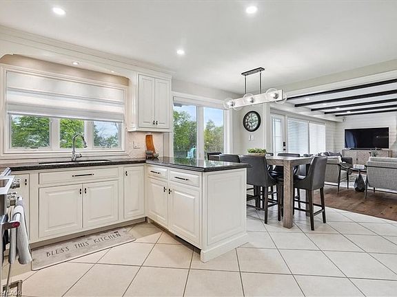 5th image of 10 Azalea Ct