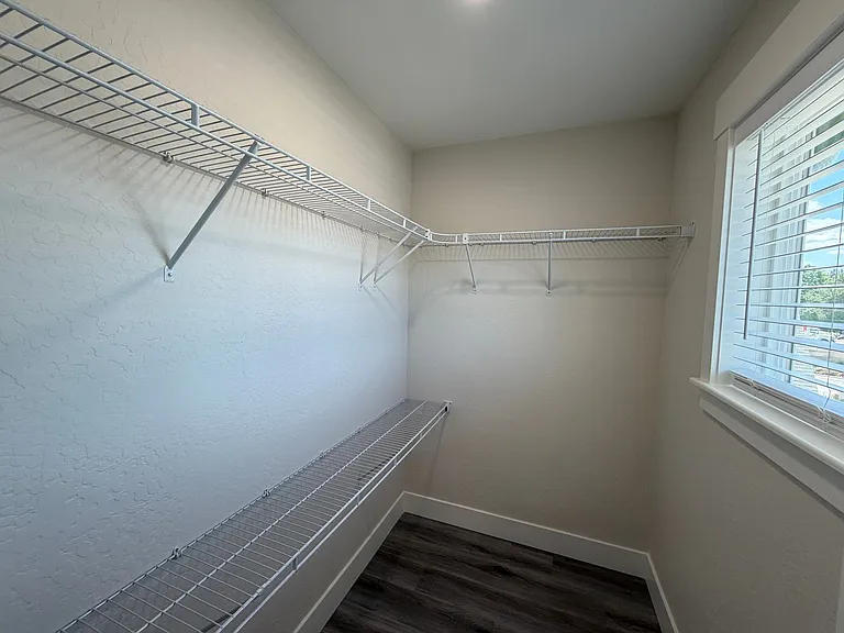 228 E Lobo Loop — Photo 12