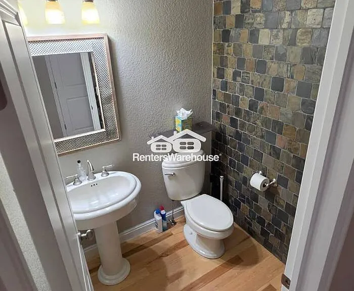 281 Himalaya Ave — Photo 21