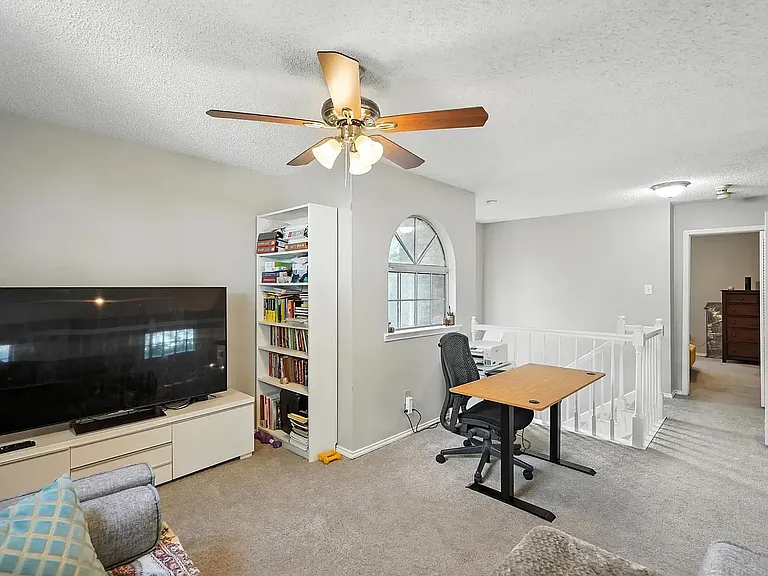 1426 Harmony Ln — Photo 27