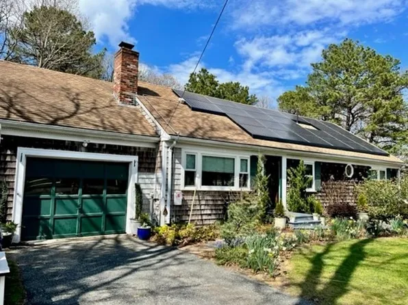 14 Butternut Cir, Barnstable, MA 02630