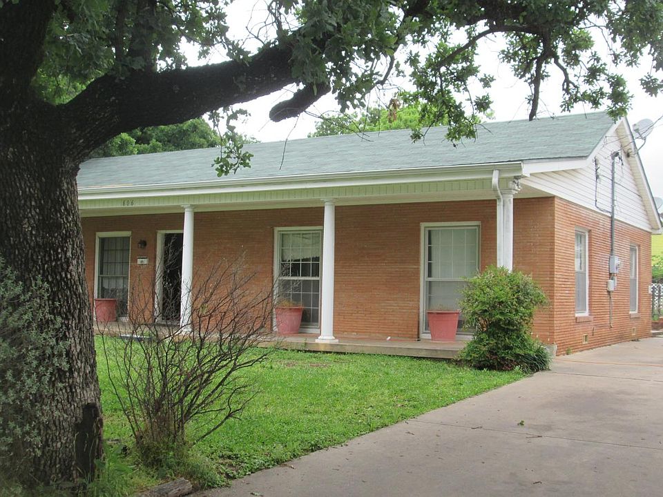 1st image of 606 NW 2nd St