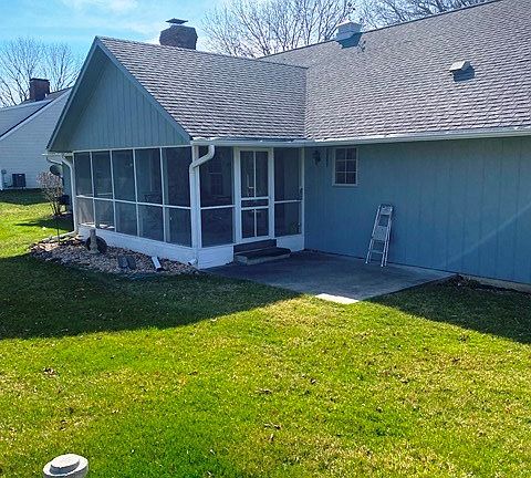 3rd image of 2103 Oak Lawn Dr