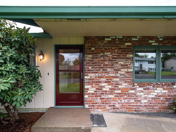 5th image of 501 NE 107th St