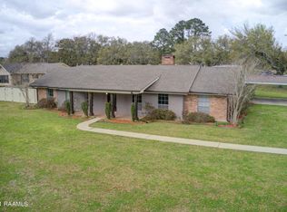 101 Aucoin Dr, New Iberia, LA 70563