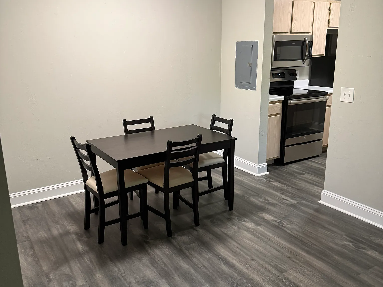 2360 SW Archer Rd — Photo 3