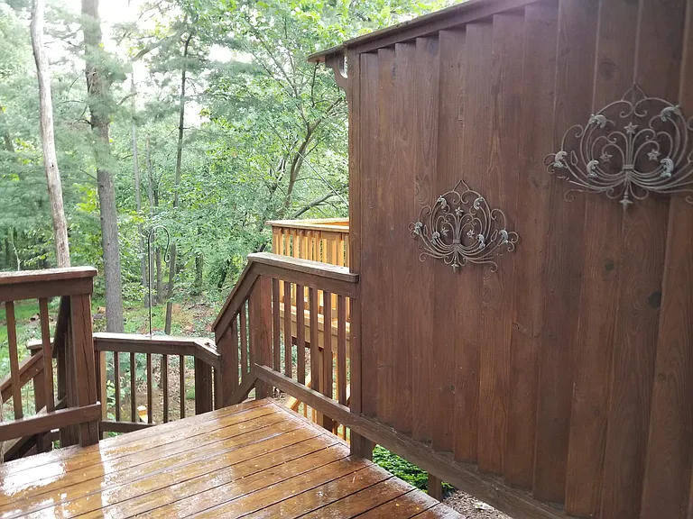 Privacy divider for upper deck.