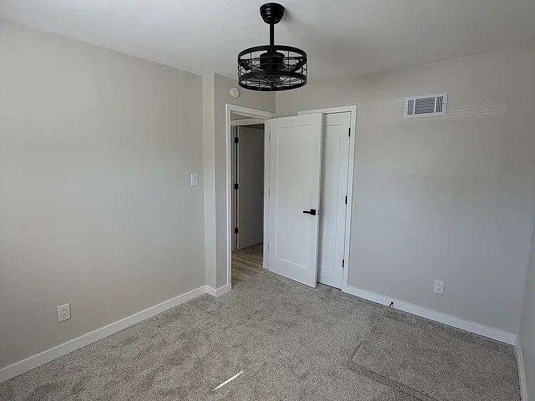 6829 Larry Ln — Photo 8