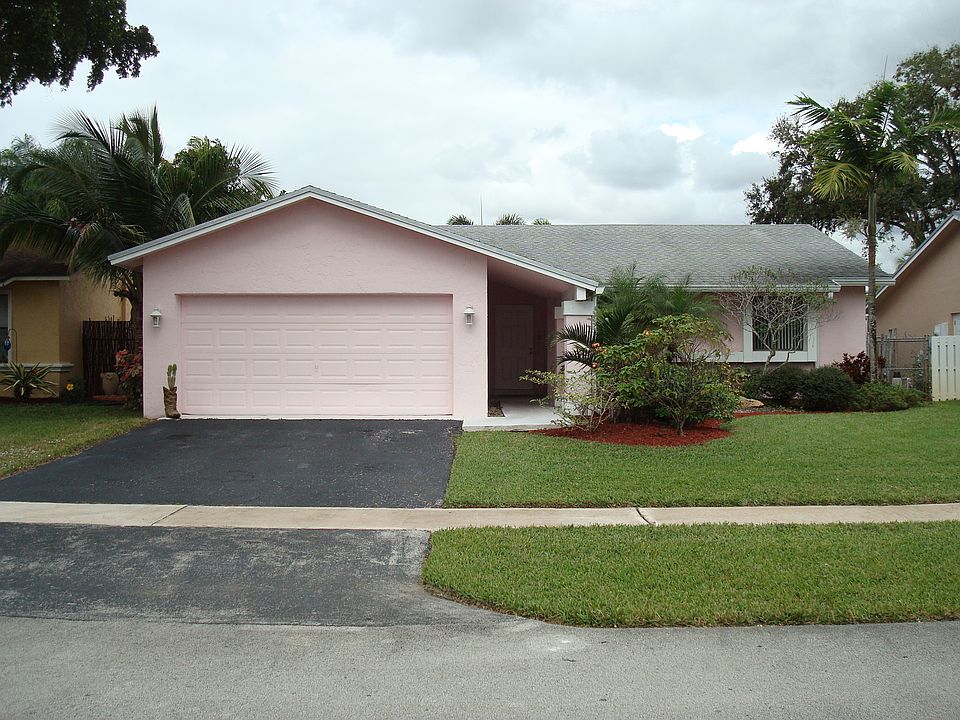 1st image of 10741 NW 21st St