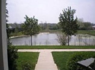 304 Holiday Ln, Hainesville, IL 60073