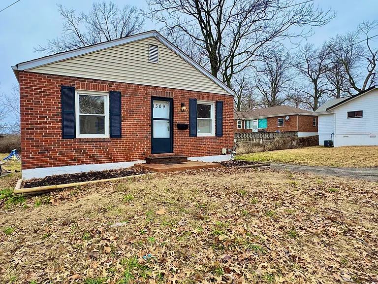 1309 Gerst Ave — Photo 3