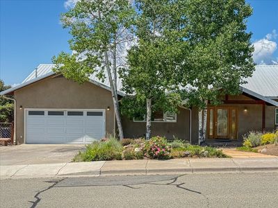 33 Grand Canyon Dr, White Rock, NM, 87547