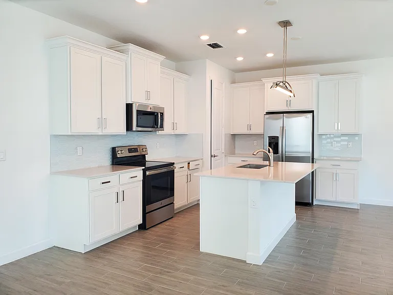 1590 Verawood Ln — Photo 6