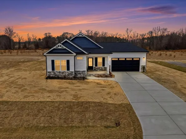 317 Creeks Edge Dr, Pikeville, NC 27863