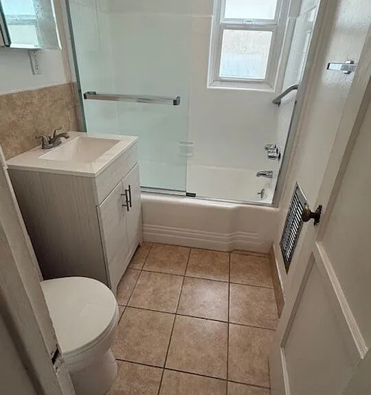 433 S Doheny Dr #A — Photo 10