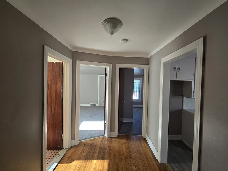 9657 E Outer Dr #1 — Photo 21