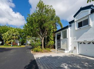243 NE 212th Ter, Miami, FL 33179