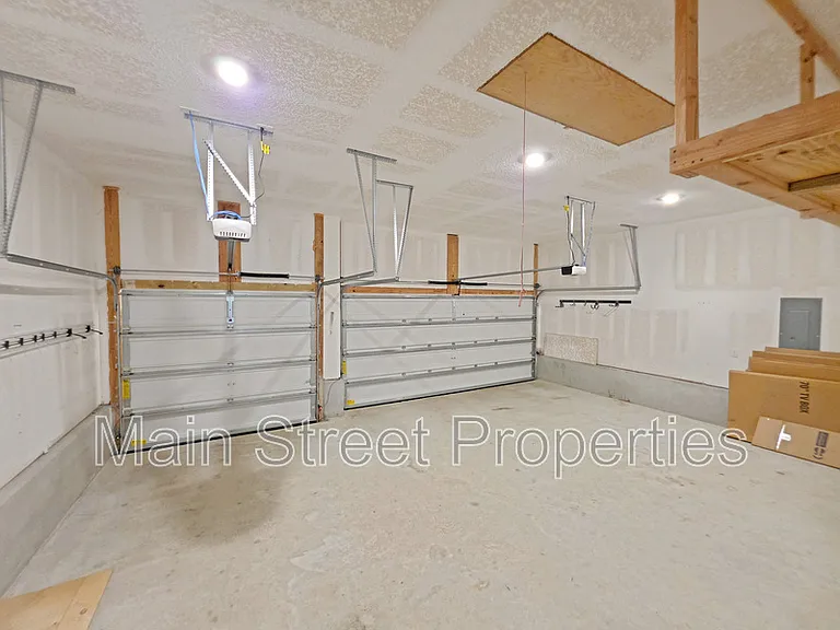 8108 Silver Maple Dr — Photo 29