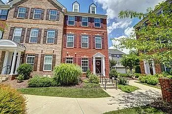 3 bed, 3.5 bath, 2234 sqft, $2,800 — Photo 1