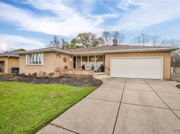 55 Fairways Blvd, Williamsville, NY 14221