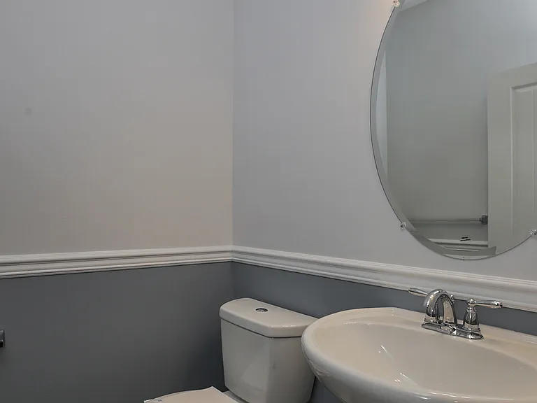 Gramercy Townhomes - 205 — Photo 11
