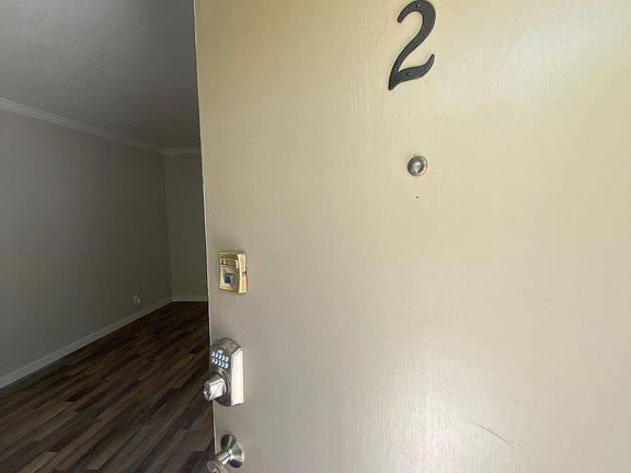 4th image of 560 Lincoln St APT 2